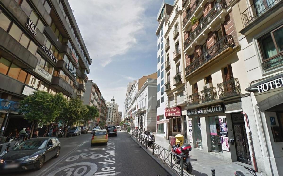 Апартаменты Ap Edificio Gran Via -Quinto Piso Sin Ascensor- Мадрид Экстерьер фото
